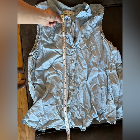 Cloth & Stone Chambray Top - Picture 8 of 9